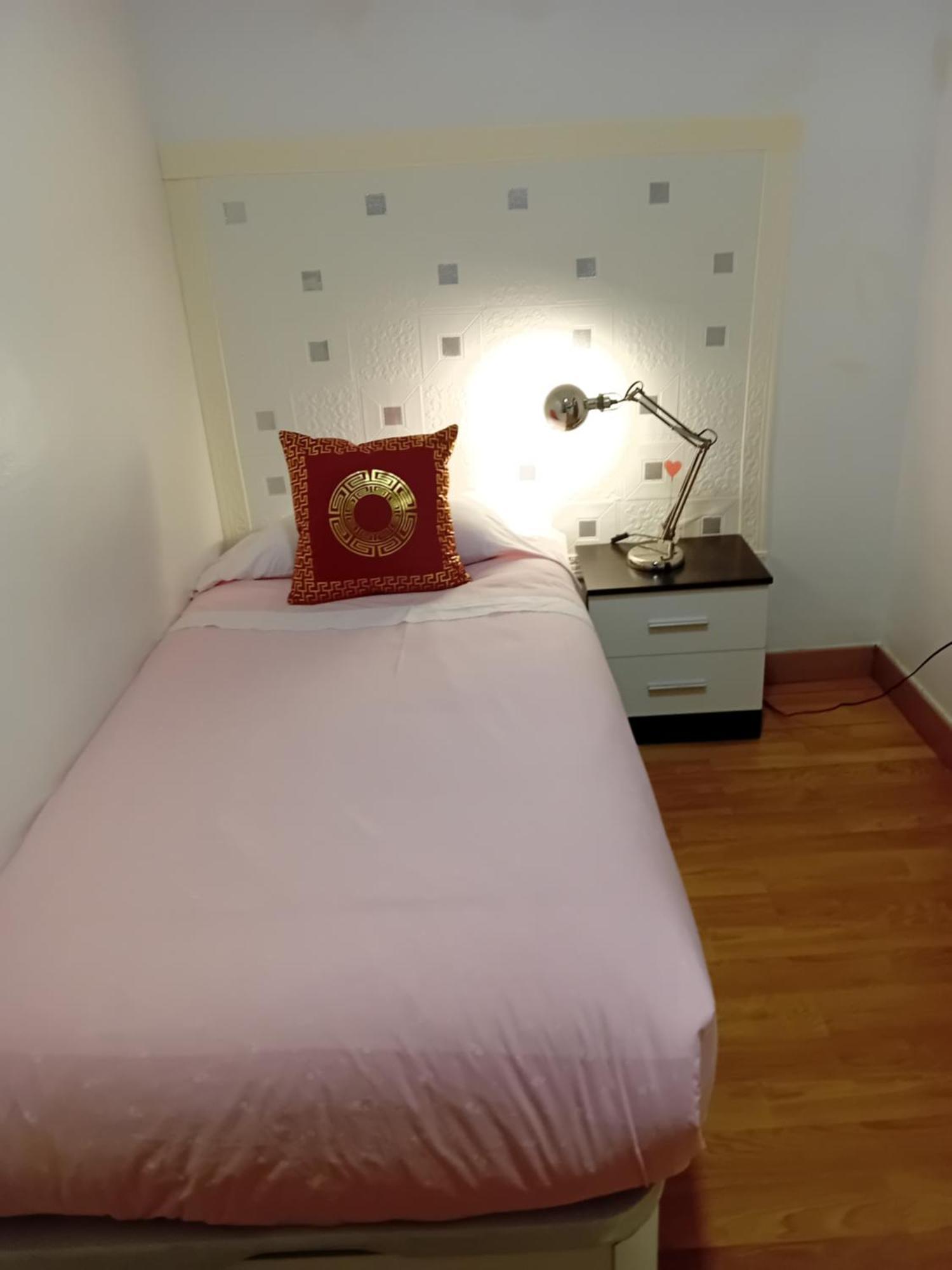 Apartamento Compartido Excelente Ubicacion El Prat de Llobregat Extérieur photo